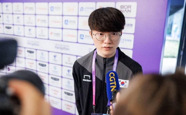 杭州亚运会电竞项目韩国代表队faker接受采访：chovy是非常有实力的选手，不管谁首发都不奇怪
